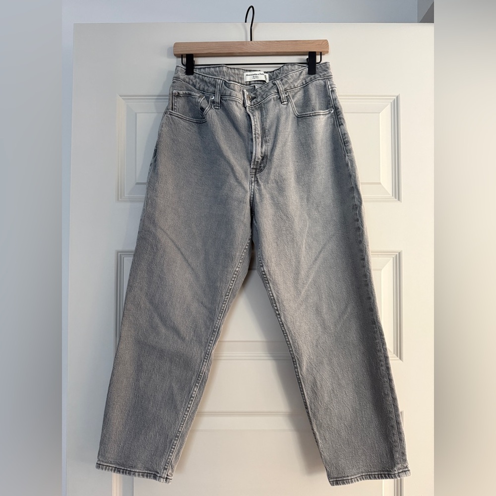 Abercrombie & Fitch Curve Love High Rise Mom Jean